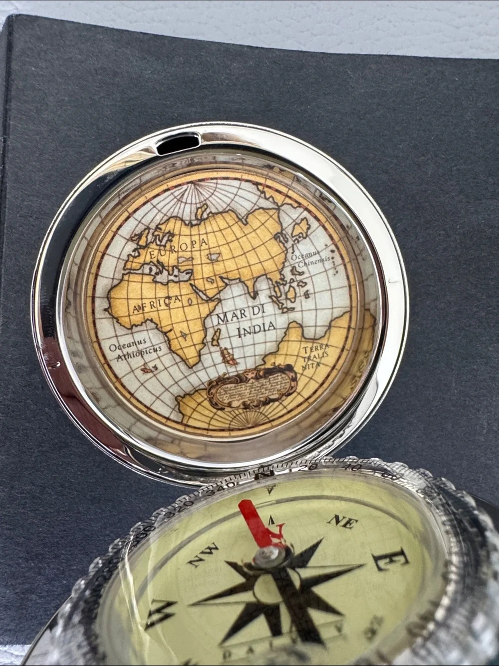 DALVEY SCOTLAND EXPLORER SILVER POCKET COMPASS POLISHED CHROME NIB